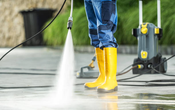 Best Commercial Pressure Washing  in Angleton, TX
